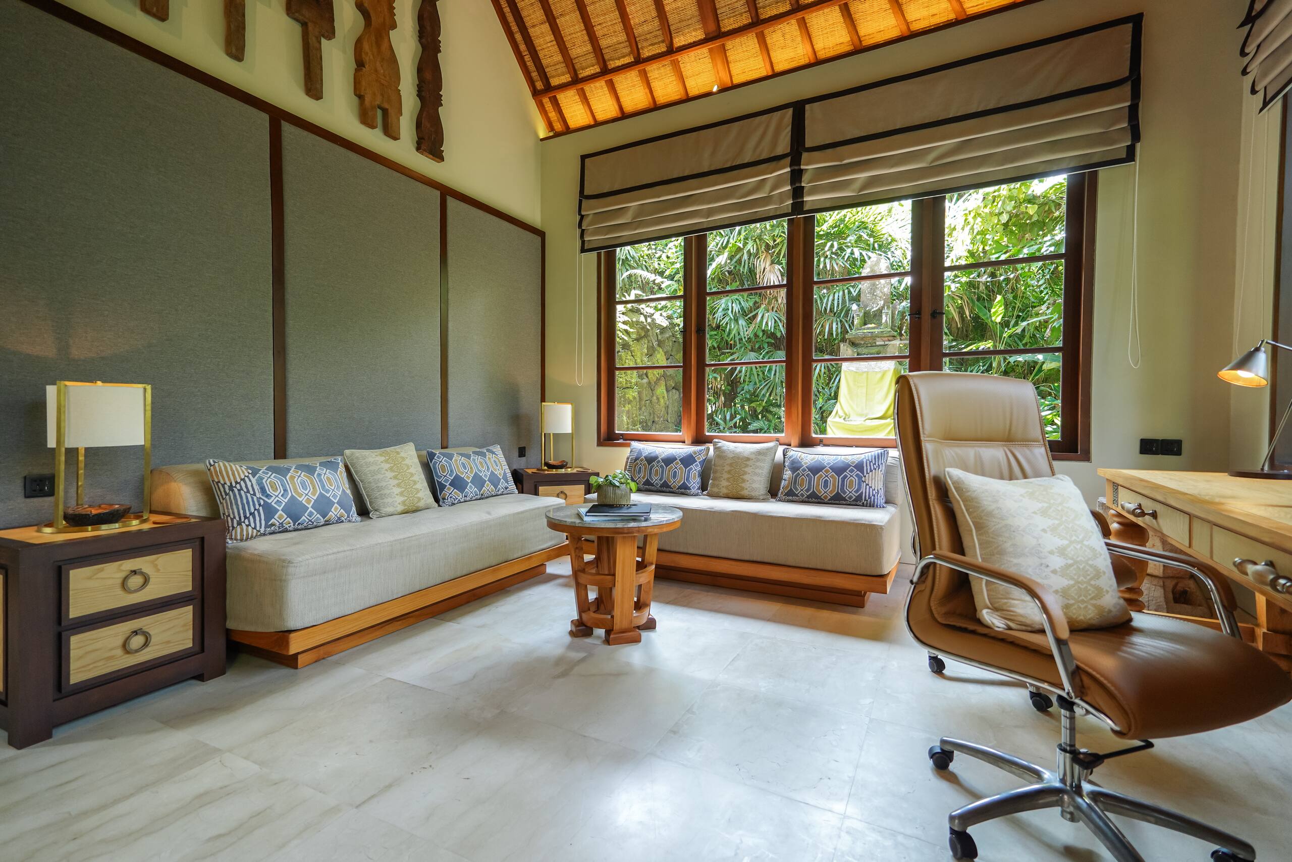 The Ubāri 2 BR w/ Executive Studio Office & Lounge — photo 2