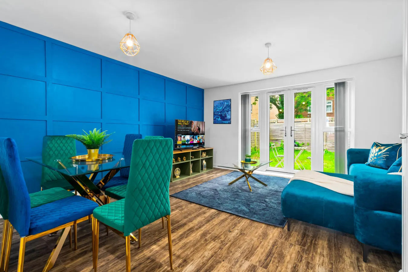 Elegant Three Bedroom House - Parking - Garden 7