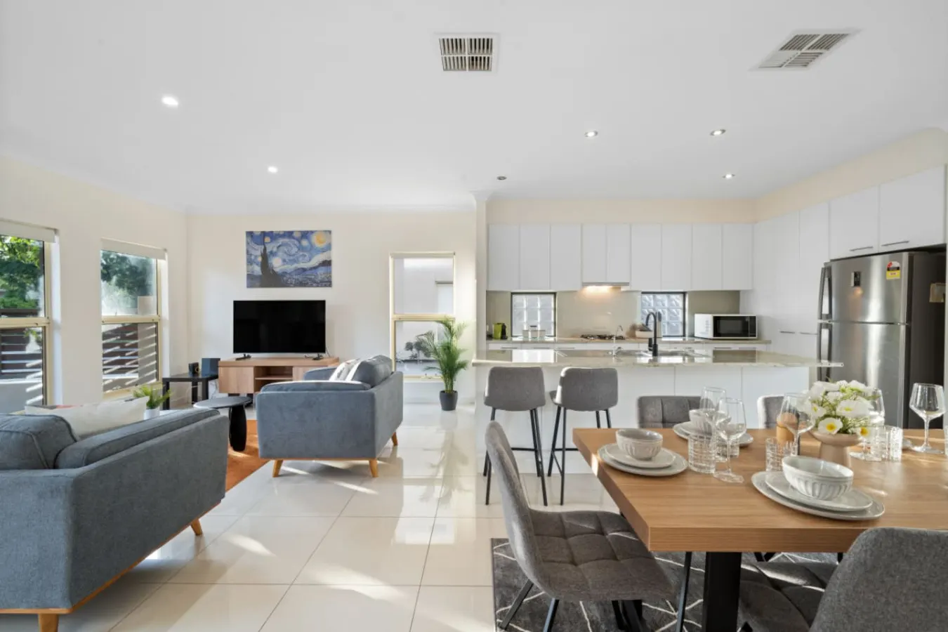 Fig & Fern—Modern Comfort between City & Coast
