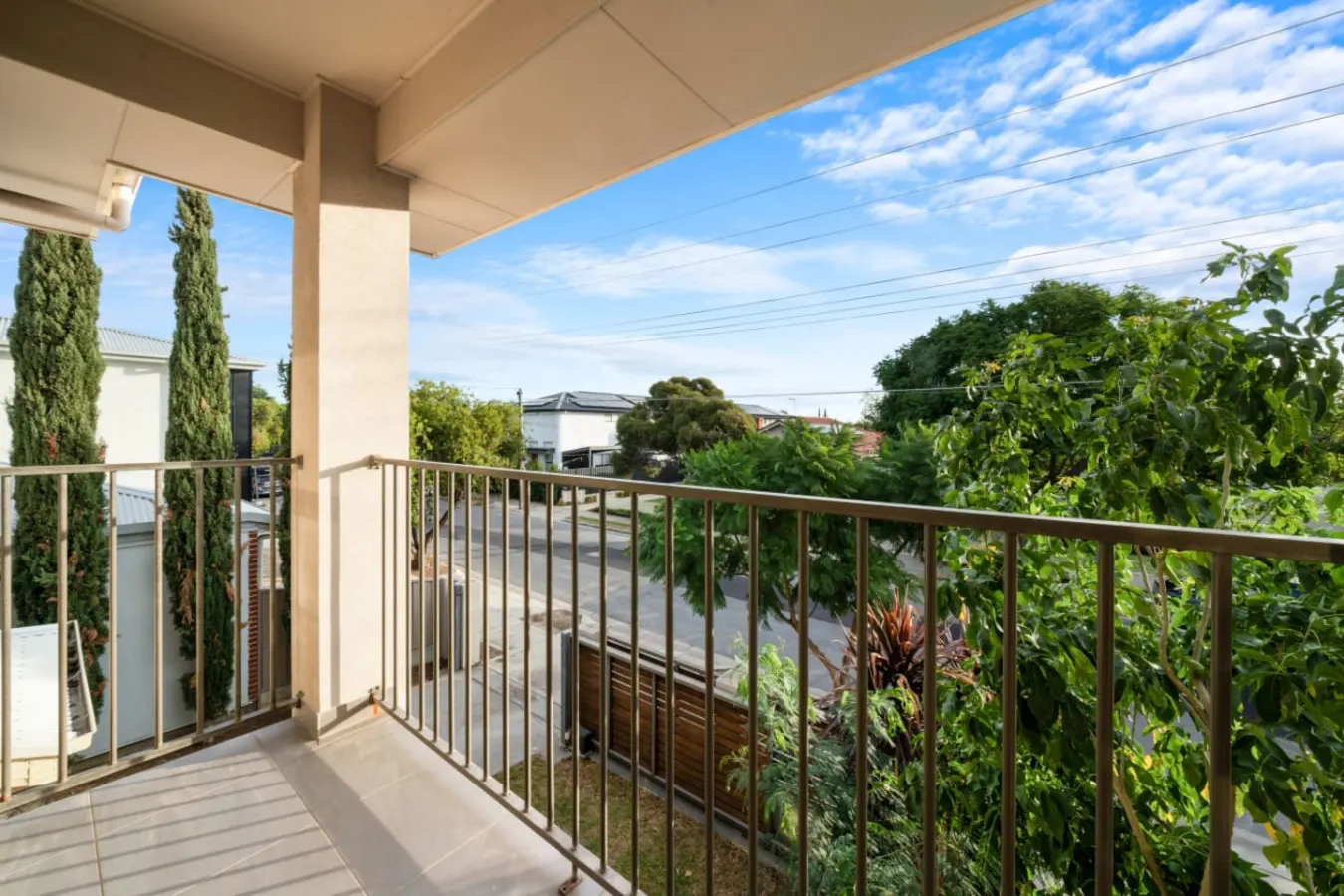 Fig & Fern—Modern Comfort between City & Coast 14