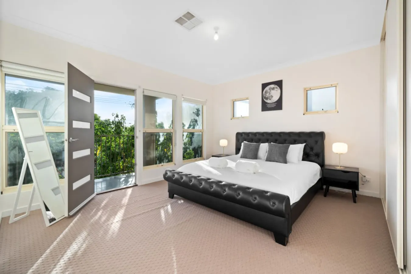 Fig & Fern—Modern Comfort between City & Coast — photo 4