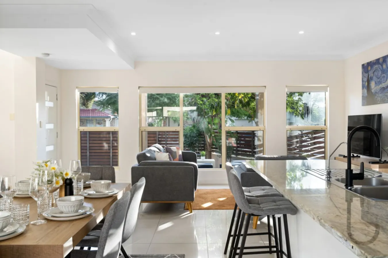 Fig & Fern—Modern Comfort between City & Coast 6