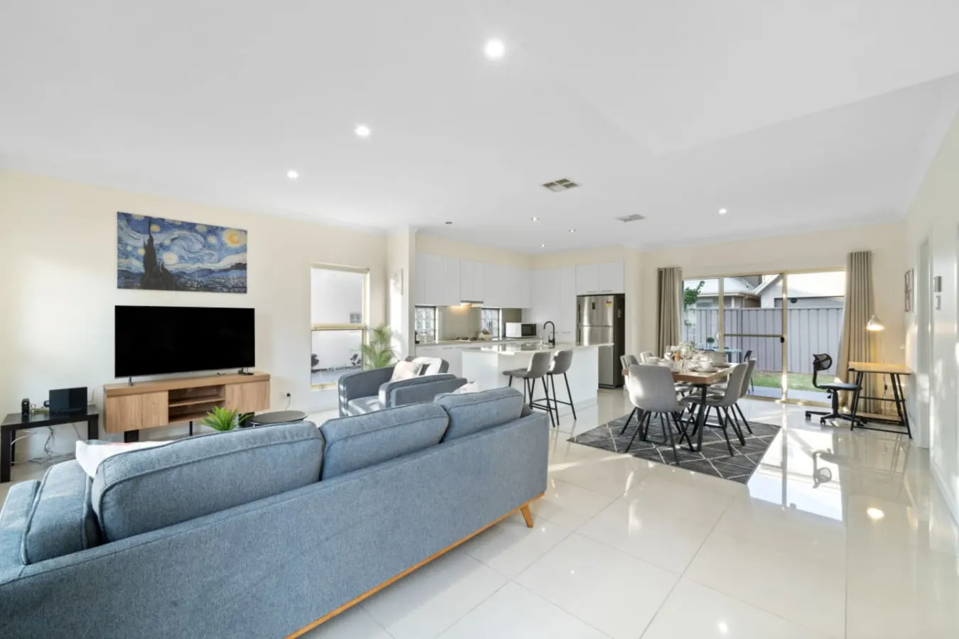 Fig & Fern—Modern Comfort between City & Coast 7