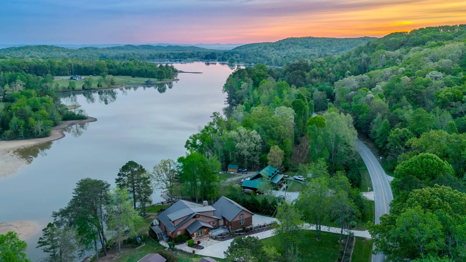 Rhinostar Lakeside Retreat 5