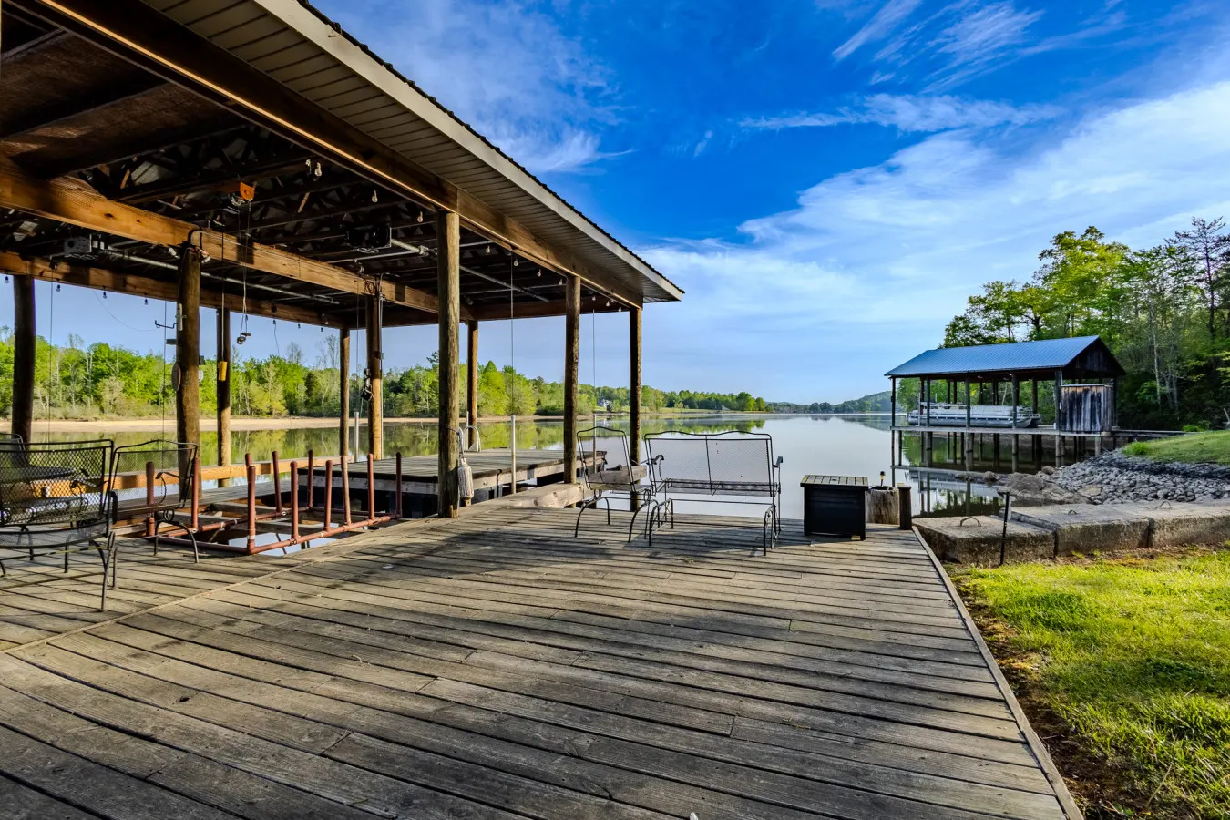 Rhinostar Lakeside Retreat 6