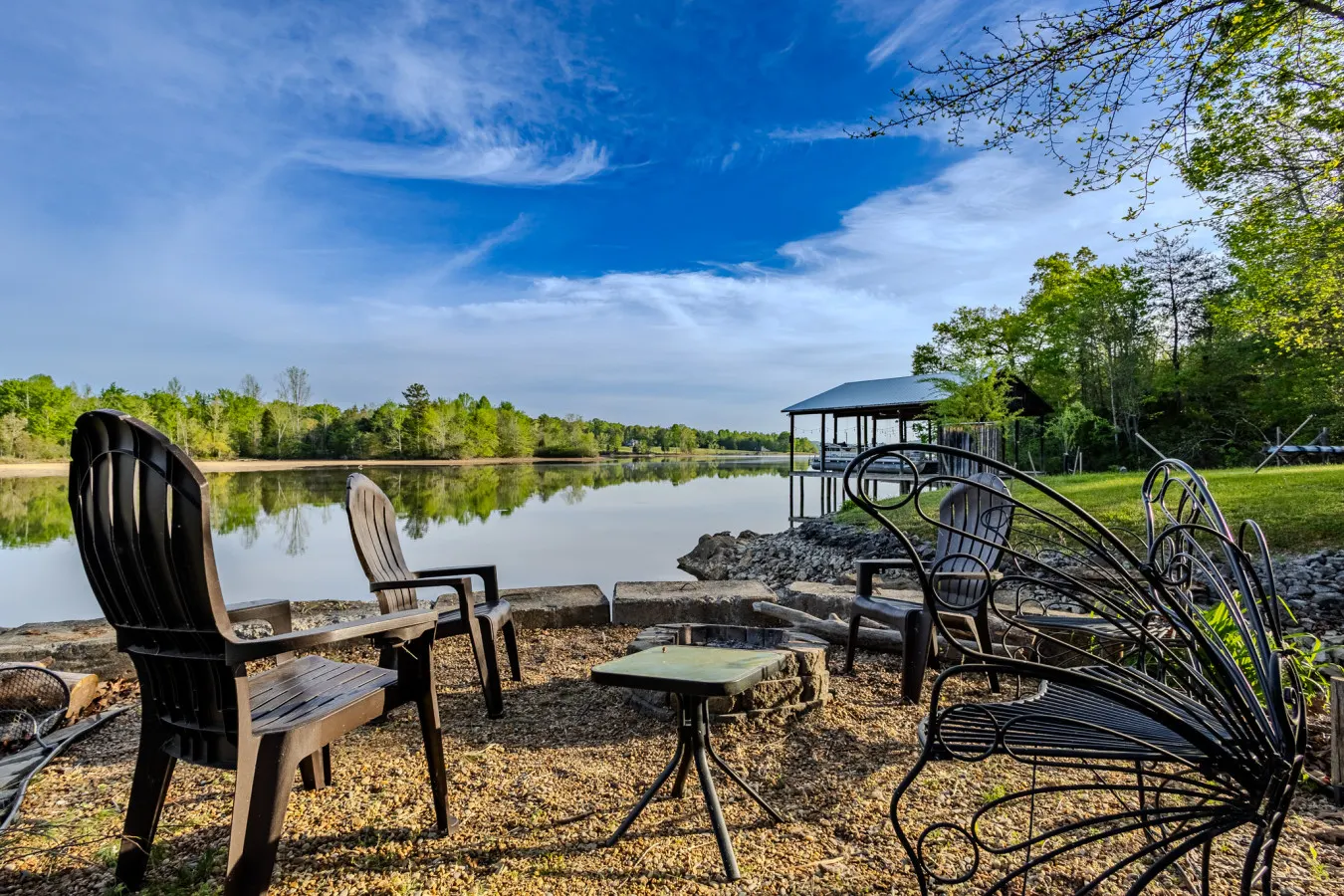 Rhinostar Lakeside Retreat 8