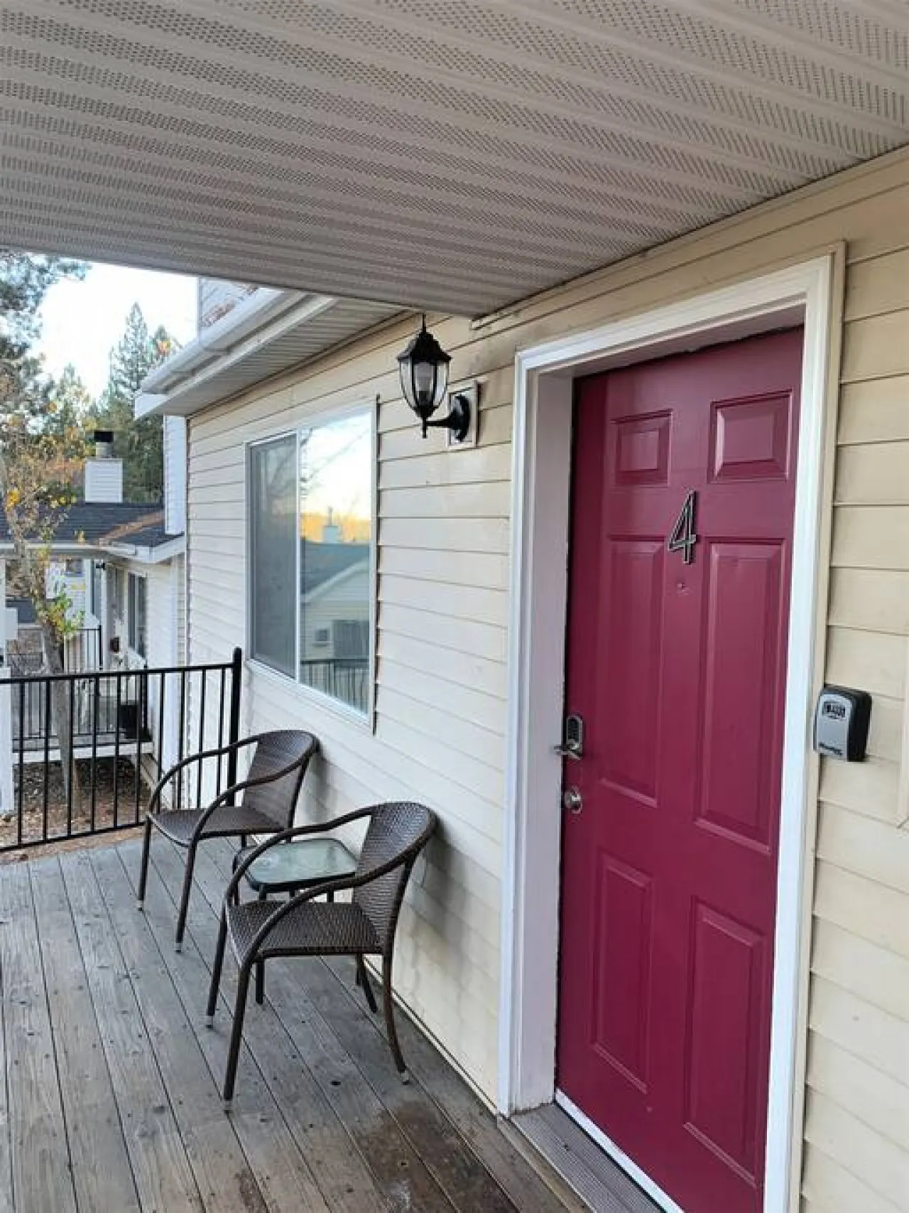 Lake-View Lodge Cabin #4 ( 2 BR Near The Village) 14
