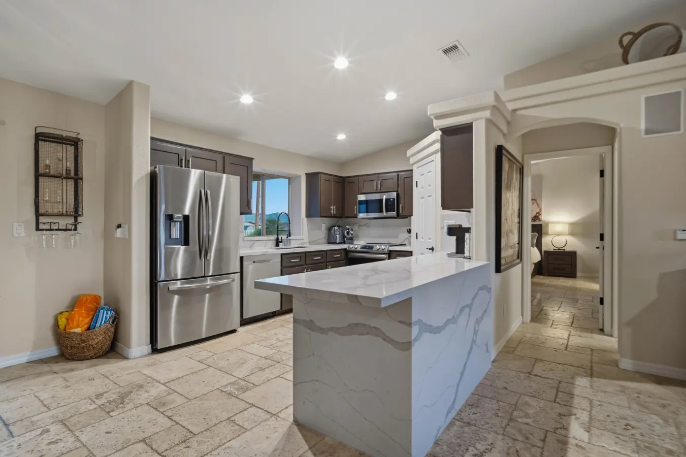 Hillside Hideaway - Pool, BBQ, Private Backyard 11
