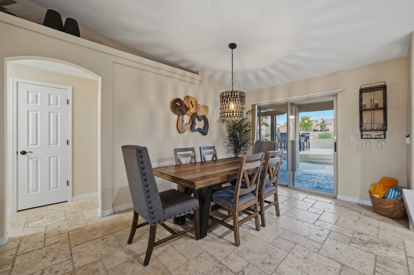 Hillside Hideaway - Pool, BBQ, Private Backyard 17