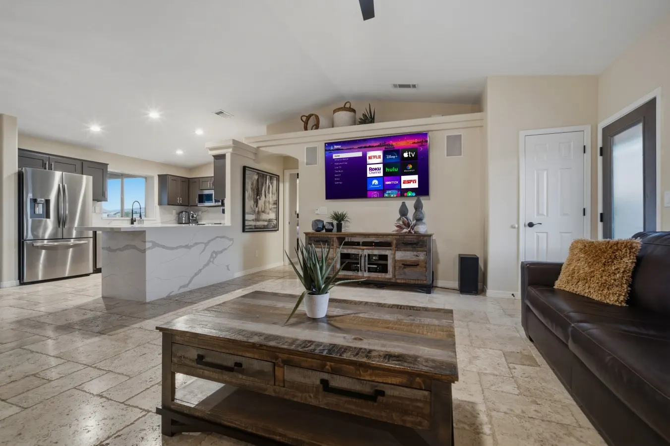 Hillside Hideaway - Pool, BBQ, Private Backyard 19