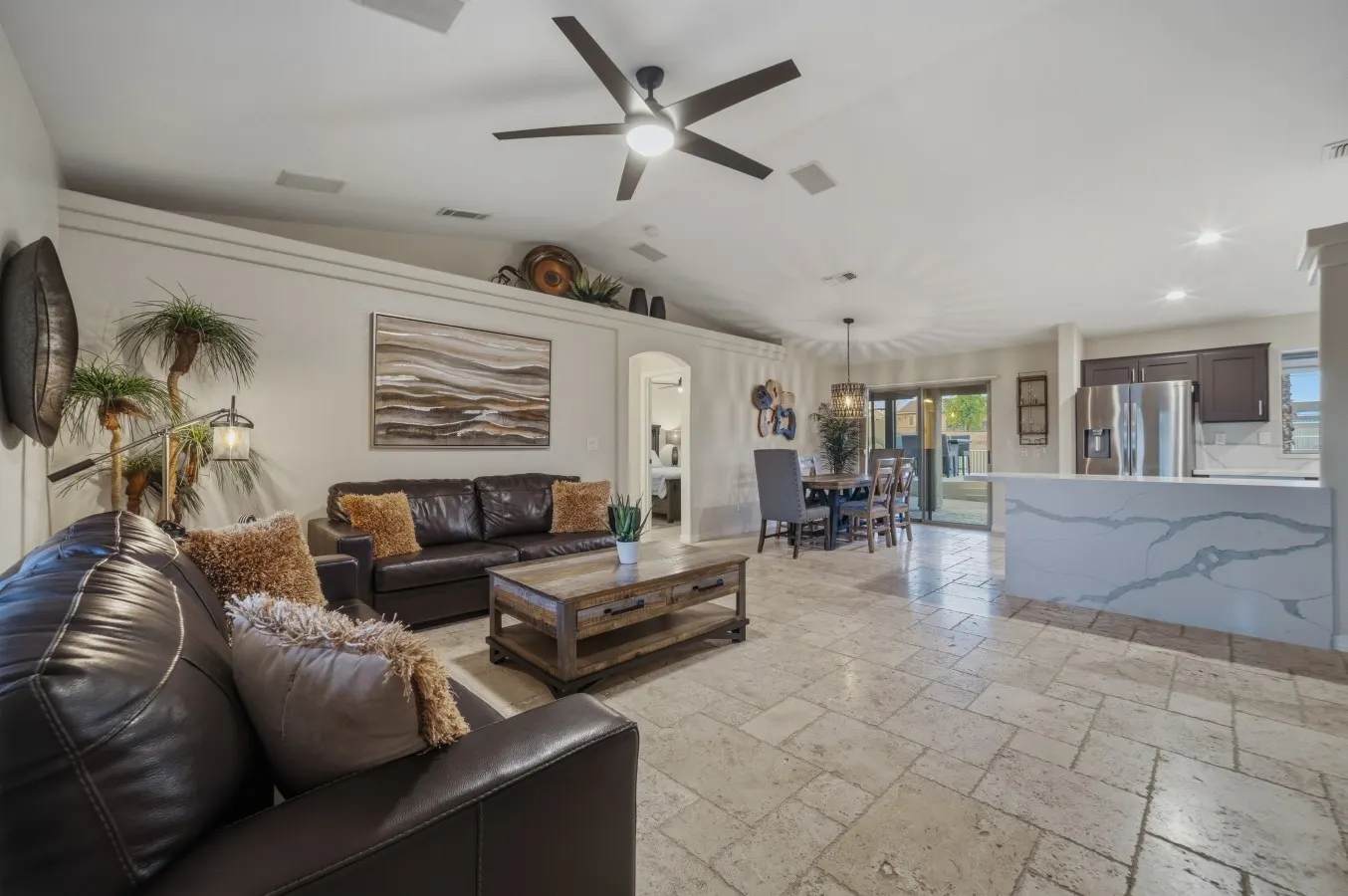 Hillside Hideaway - Pool, BBQ, Private Backyard 20