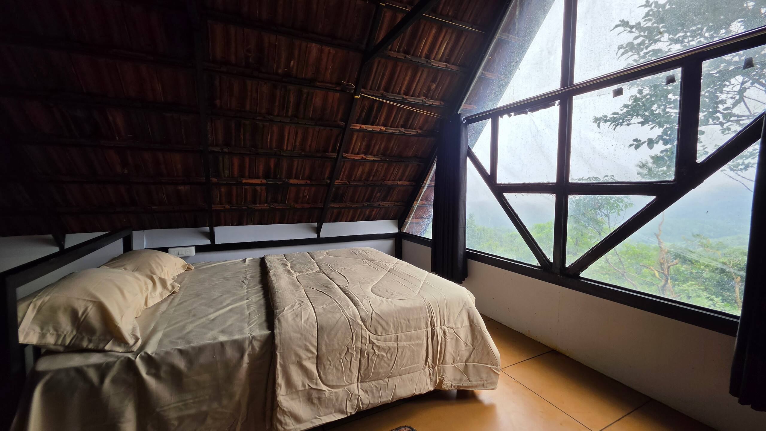 Wake up like a hornbill above the clouds 37
