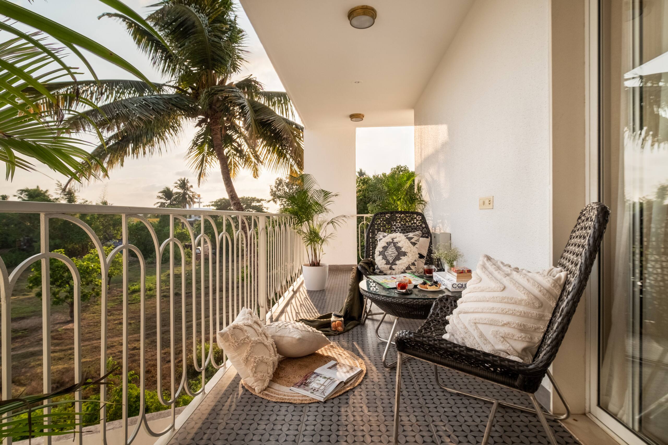 2BR Treas Apt|Shared Infinity Pool|Genset|Candolim 28
