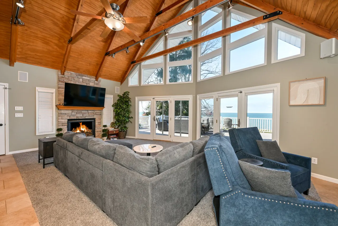 Beautiful Geneva/Ashtabula Lakefront sleeps 16 13