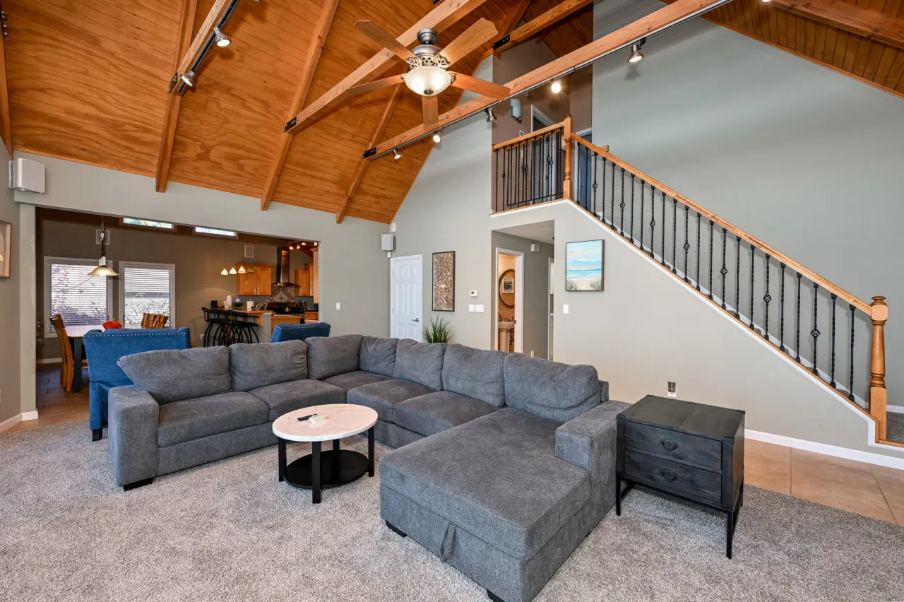 Beautiful Geneva/Ashtabula Lakefront sleeps 16 15