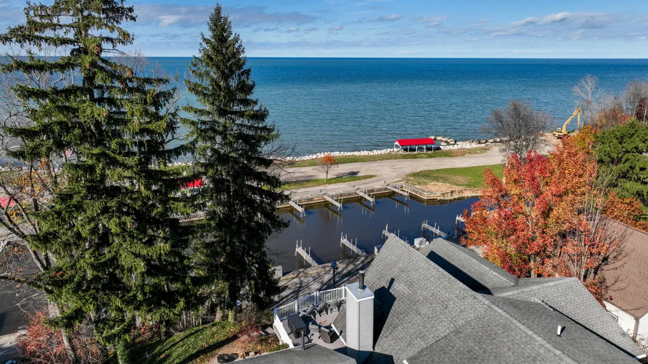 Beautiful Geneva/Ashtabula Lakefront sleeps 16 6