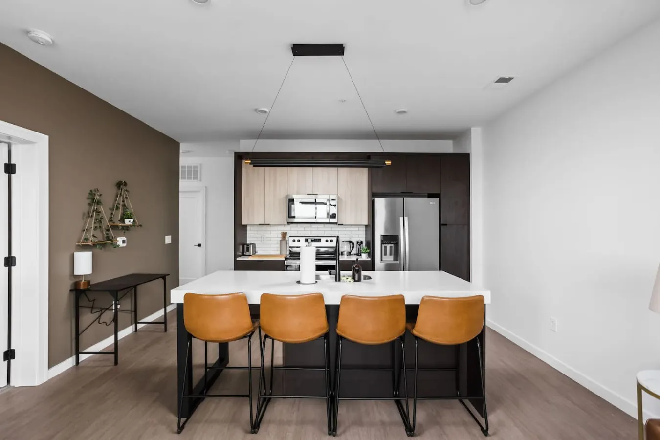 A+ Spacious Luxury 2BR Pool+Lounge+Parking 10