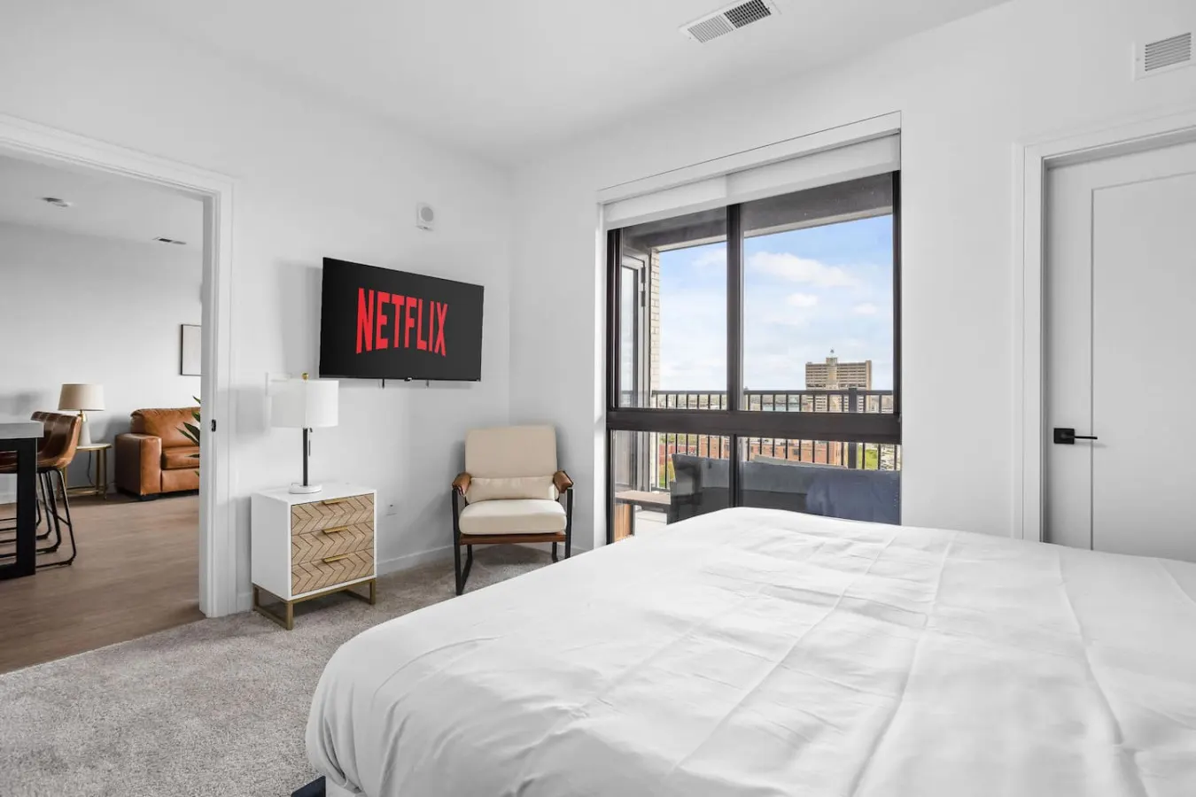 A+ Spacious Luxury 2BR Pool+Lounge+Parking 14