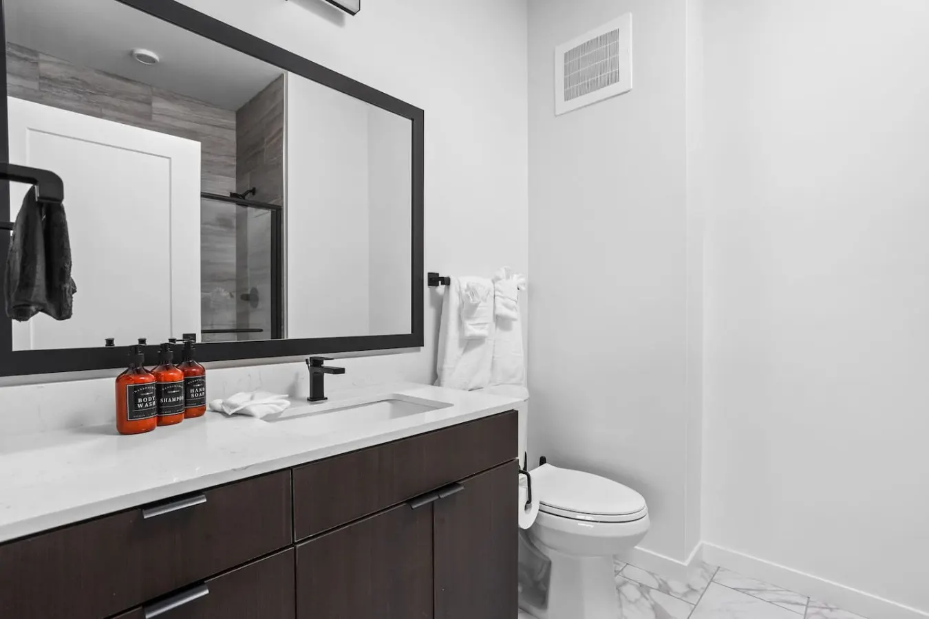 A+ Spacious Luxury 2BR Pool+Lounge+Parking 16
