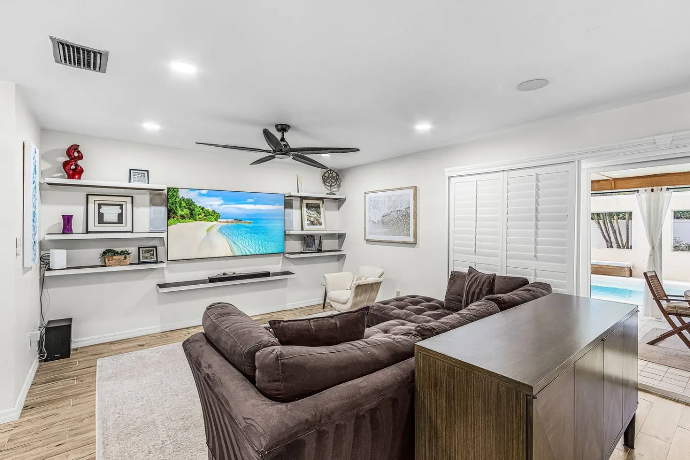 3 Bed 2 Bath Backyard Oasis FREE gas card with 7 night stay — photo 4