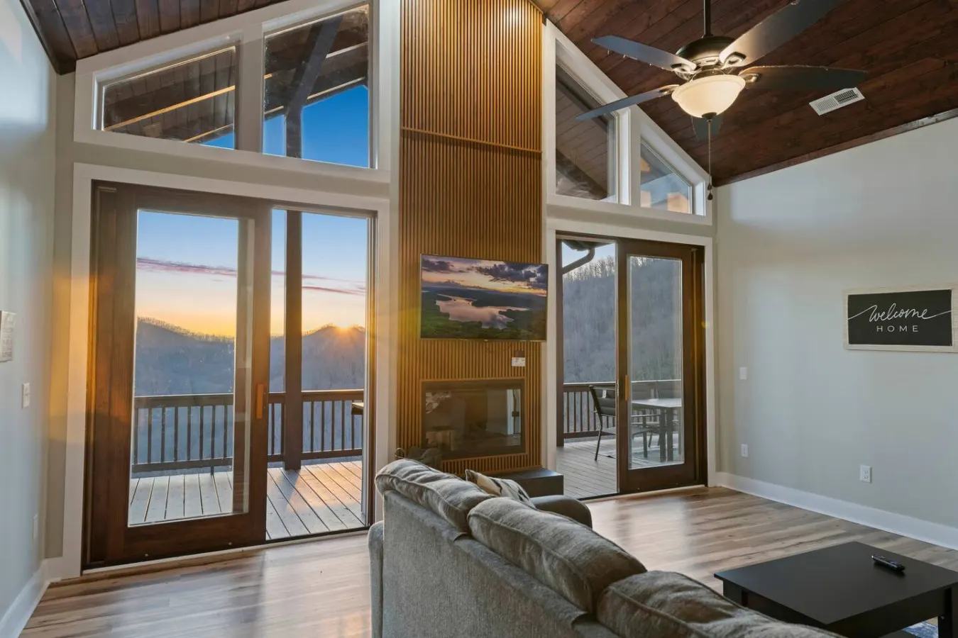 4-Unit Mountain Retreat | 8BR, Views, Near Smokies — photo 3