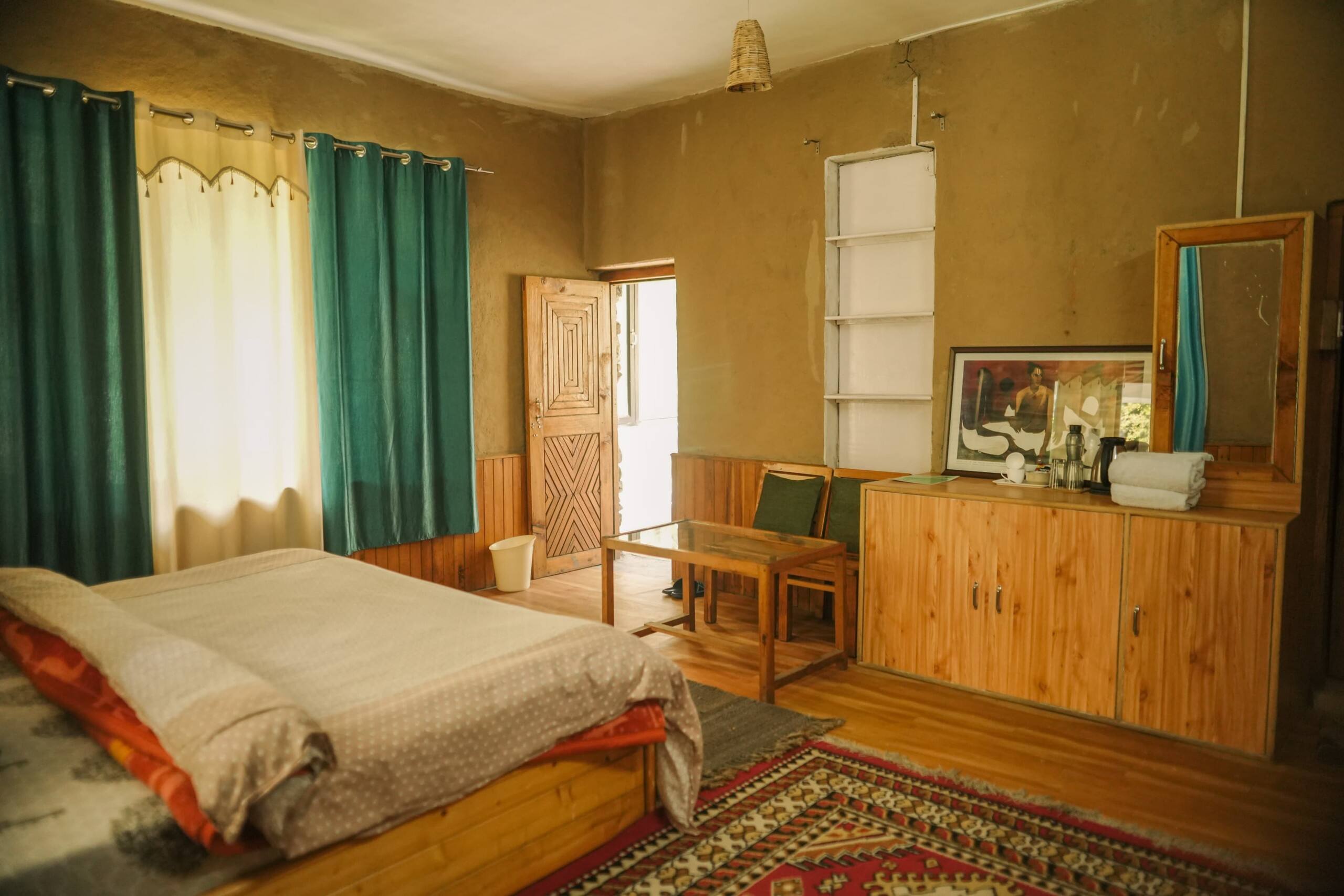 Entire Riverside Homestay with book cafe & Garden 9
