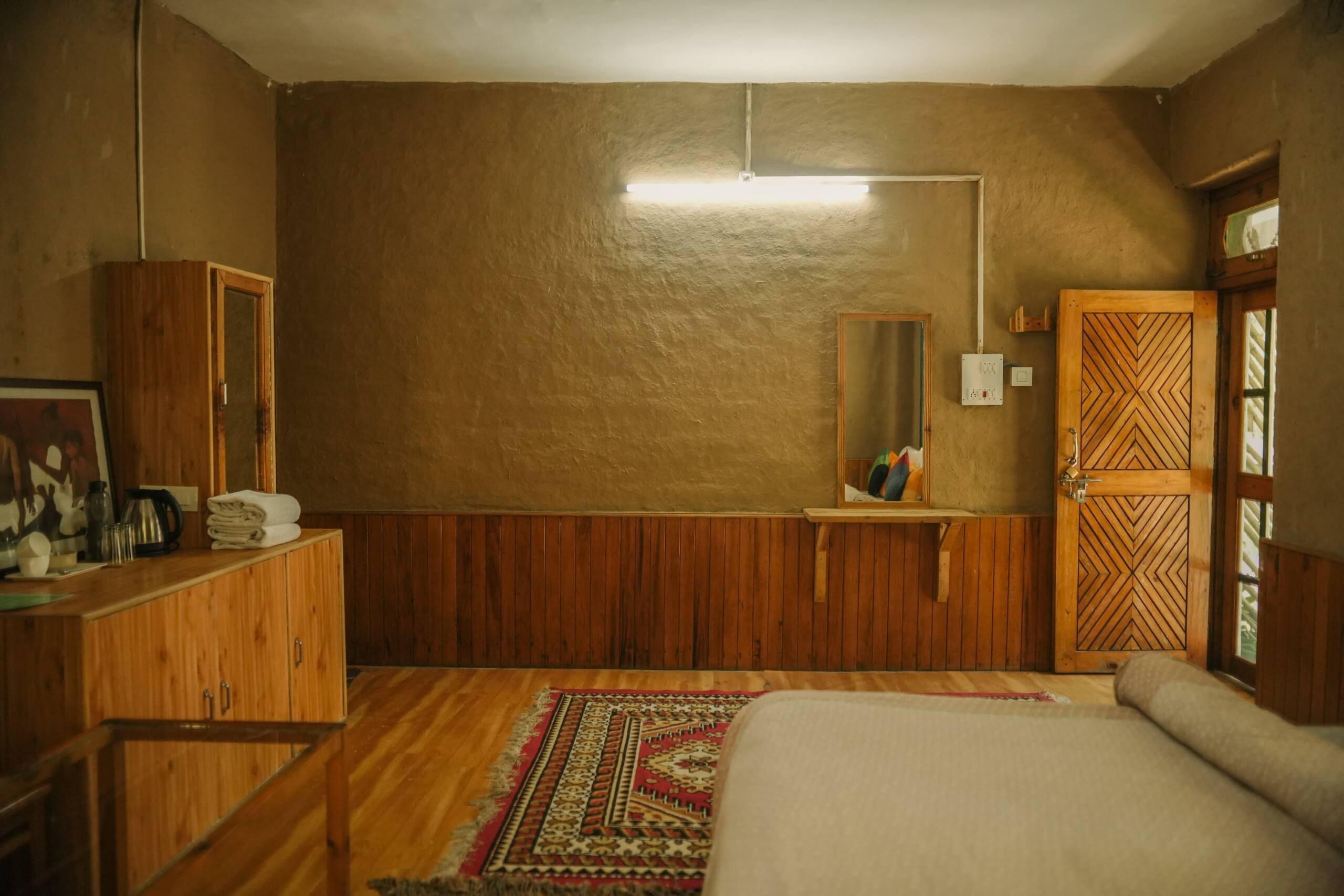 Entire Riverside Homestay with book cafe & Garden 10