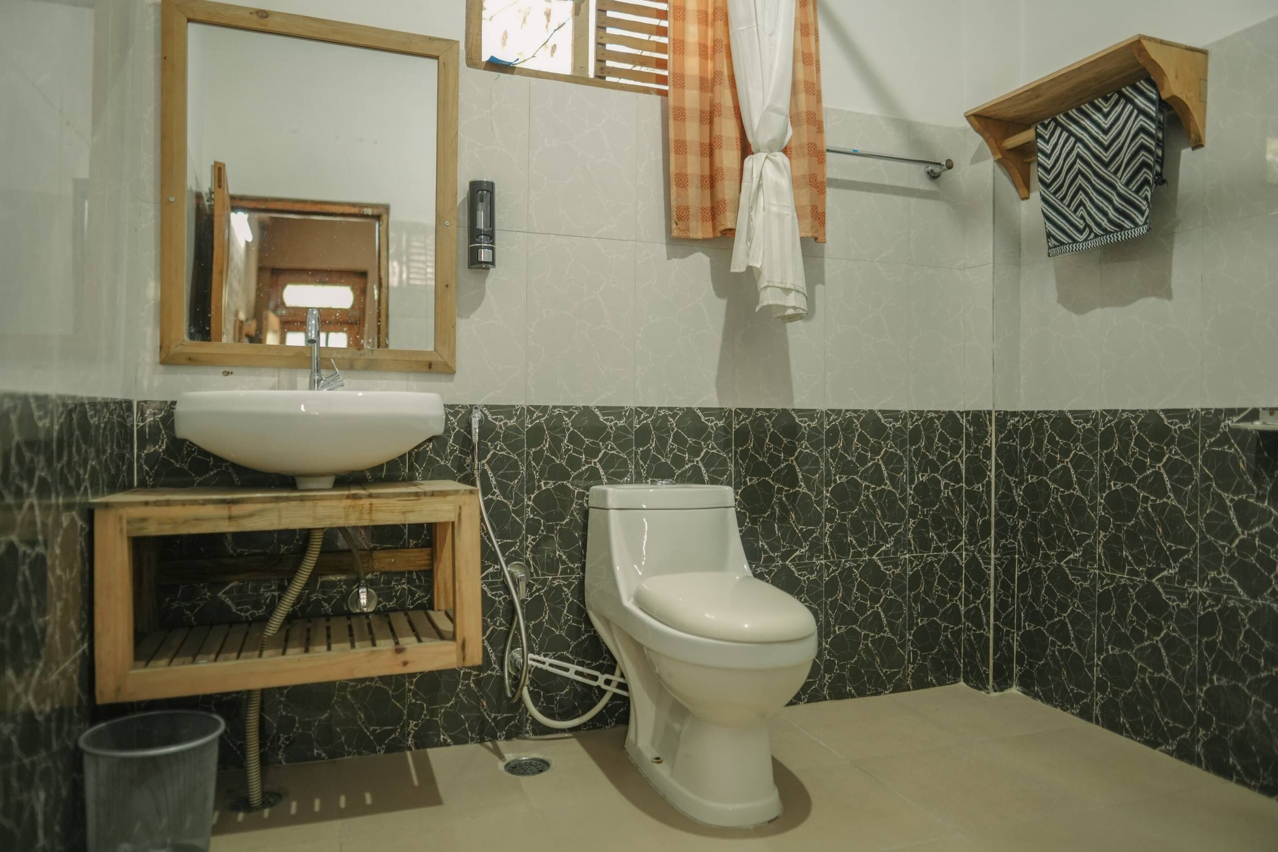 Entire Riverside Homestay with book cafe & Garden 14