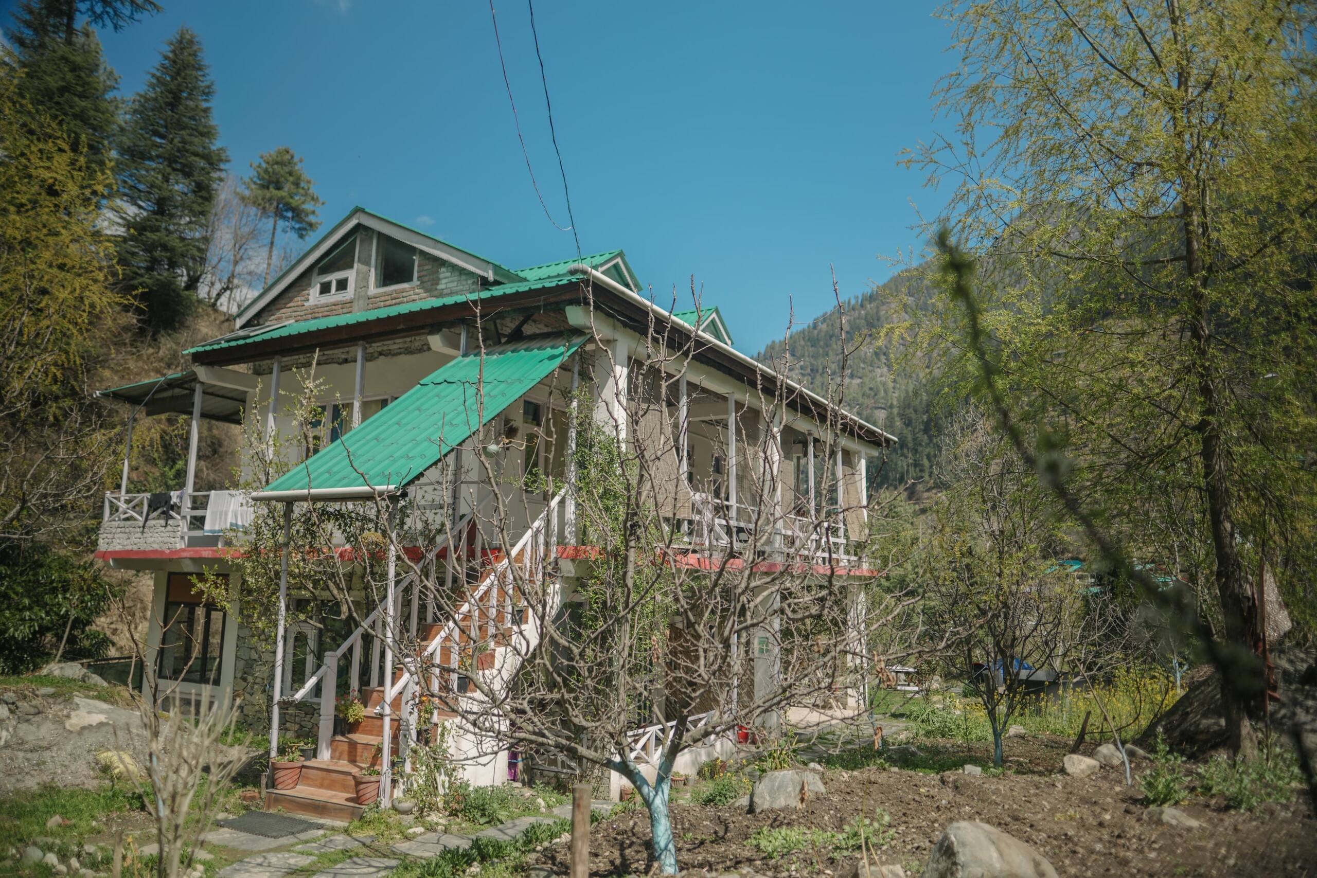 Entire Riverside Homestay with book cafe & Garden 27