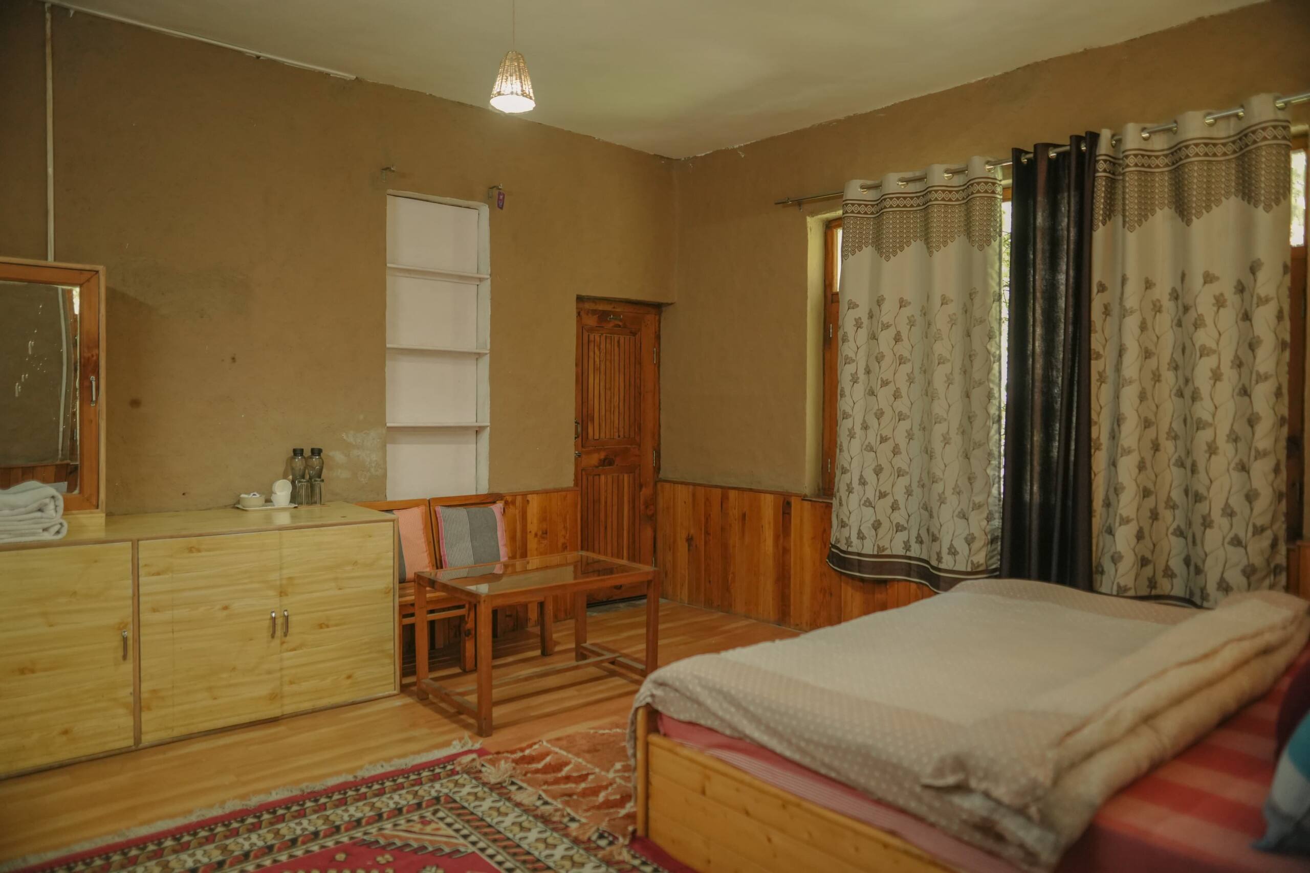 Entire Riverside Homestay with book cafe & Garden 11