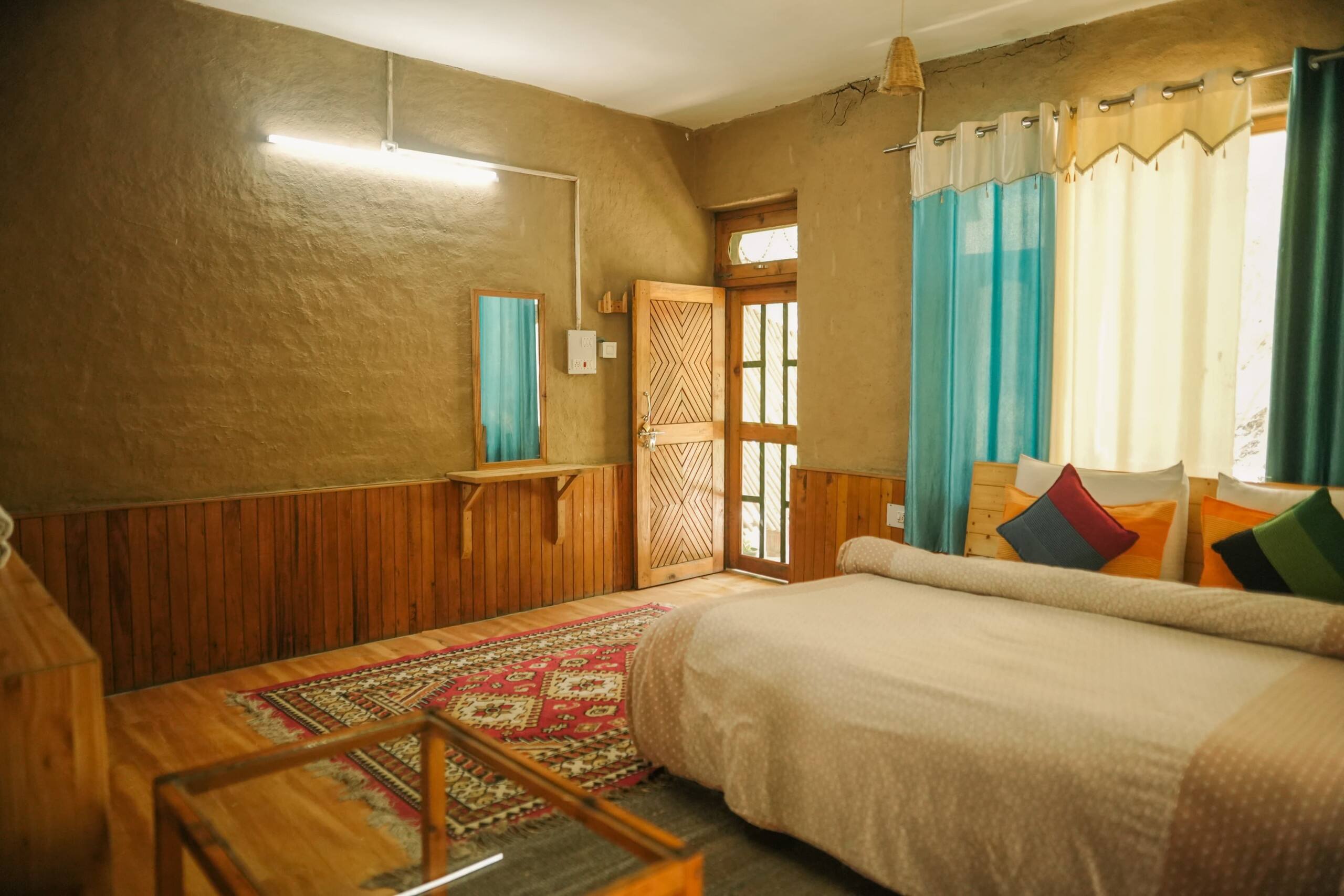 Entire Riverside Homestay with book cafe & Garden 7