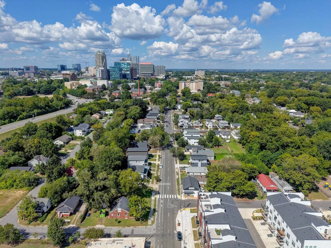 Downtown Dapper, Con Ctr .5mi, 2King Suites, 13+ 14