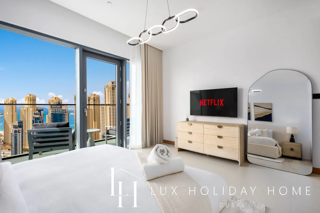 LUX The Vida Marina Residence 17