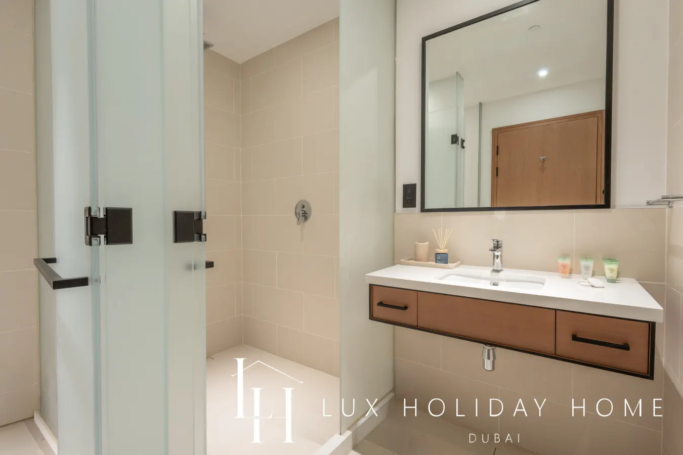 LUX The Vida Marina Residence 18