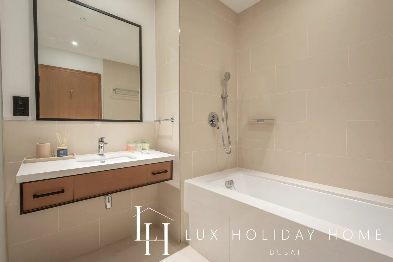 LUX The Vida Marina Residence 19