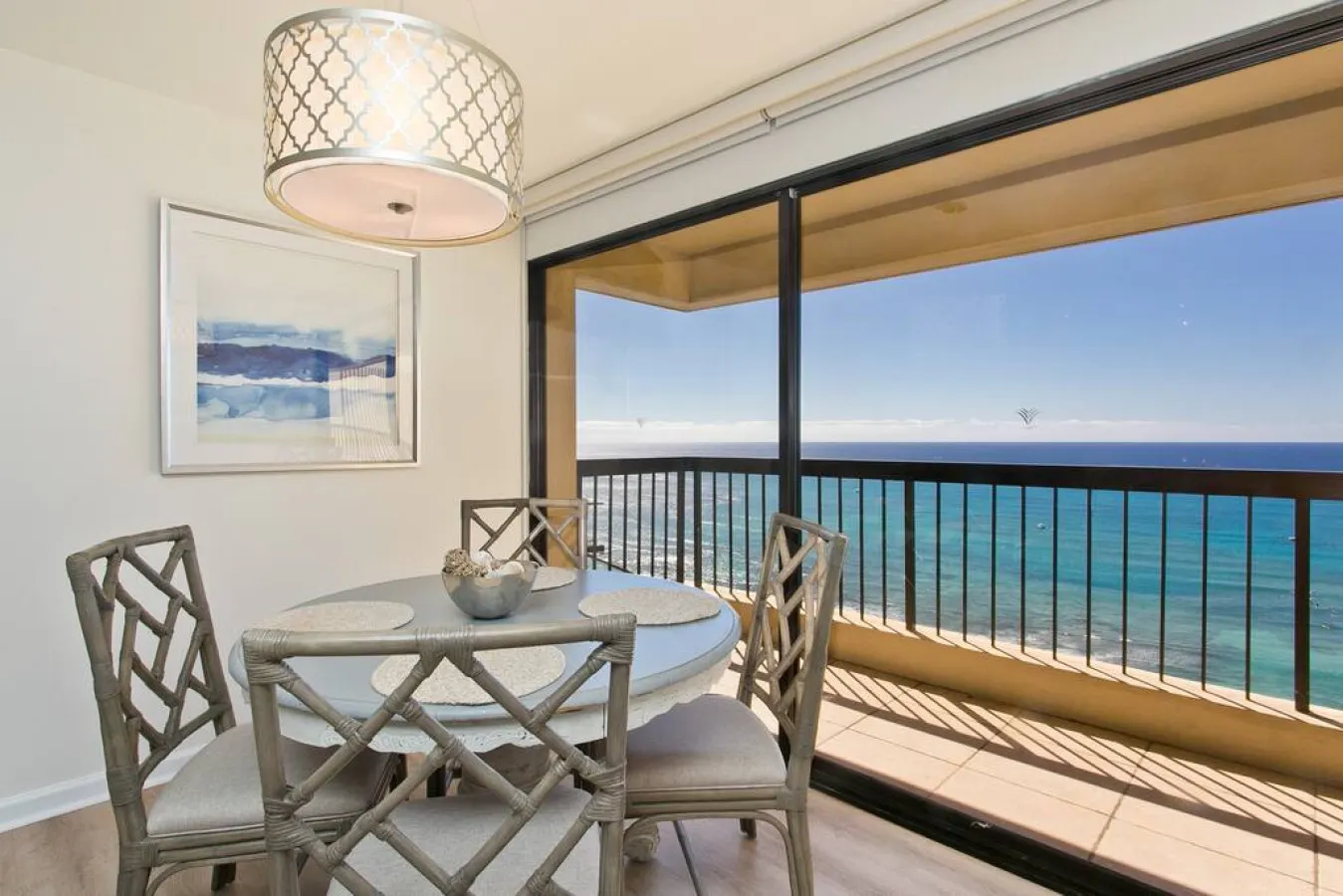 High Floor Luxury Oceanfront @ Waikiki Beach Tower 9