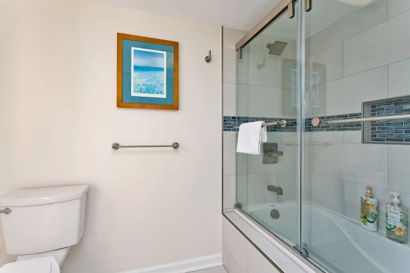 High Floor Luxury Oceanfront @ Waikiki Beach Tower 14