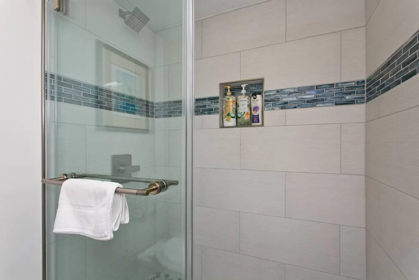 High Floor Luxury Oceanfront @ Waikiki Beach Tower 17