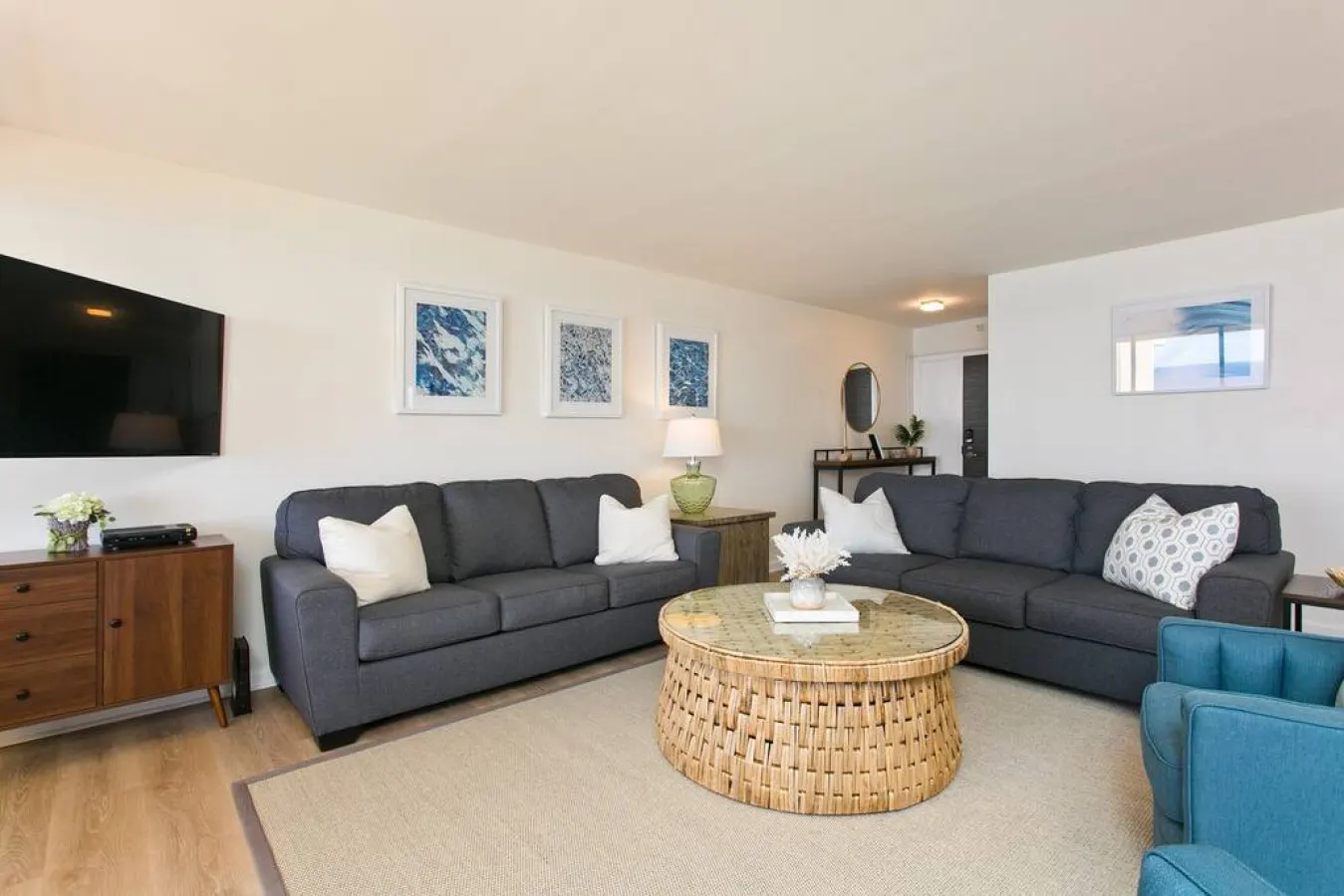 High Floor Luxury Oceanfront @ Waikiki Beach Tower 6