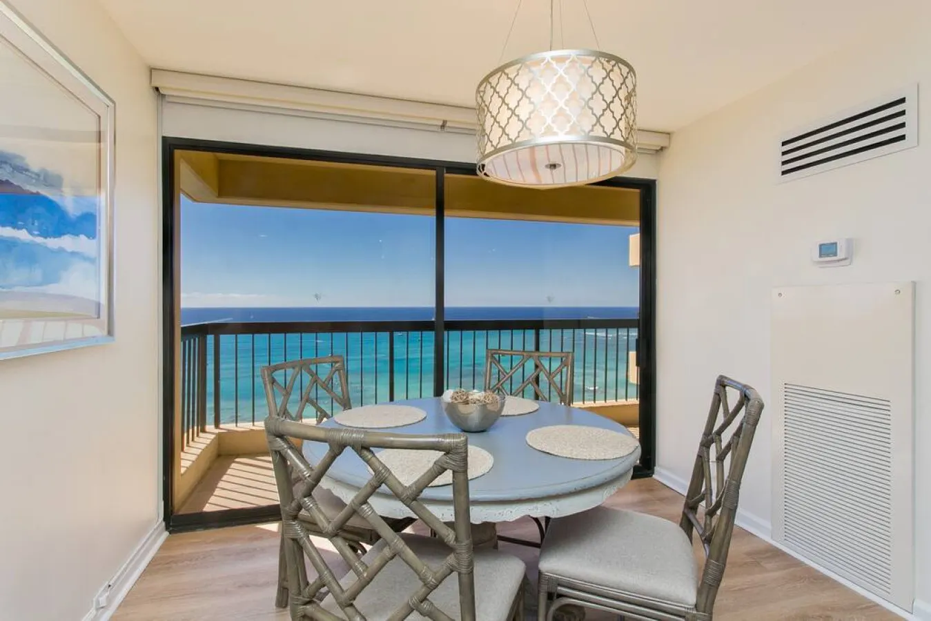 High Floor Luxury Oceanfront @ Waikiki Beach Tower 8