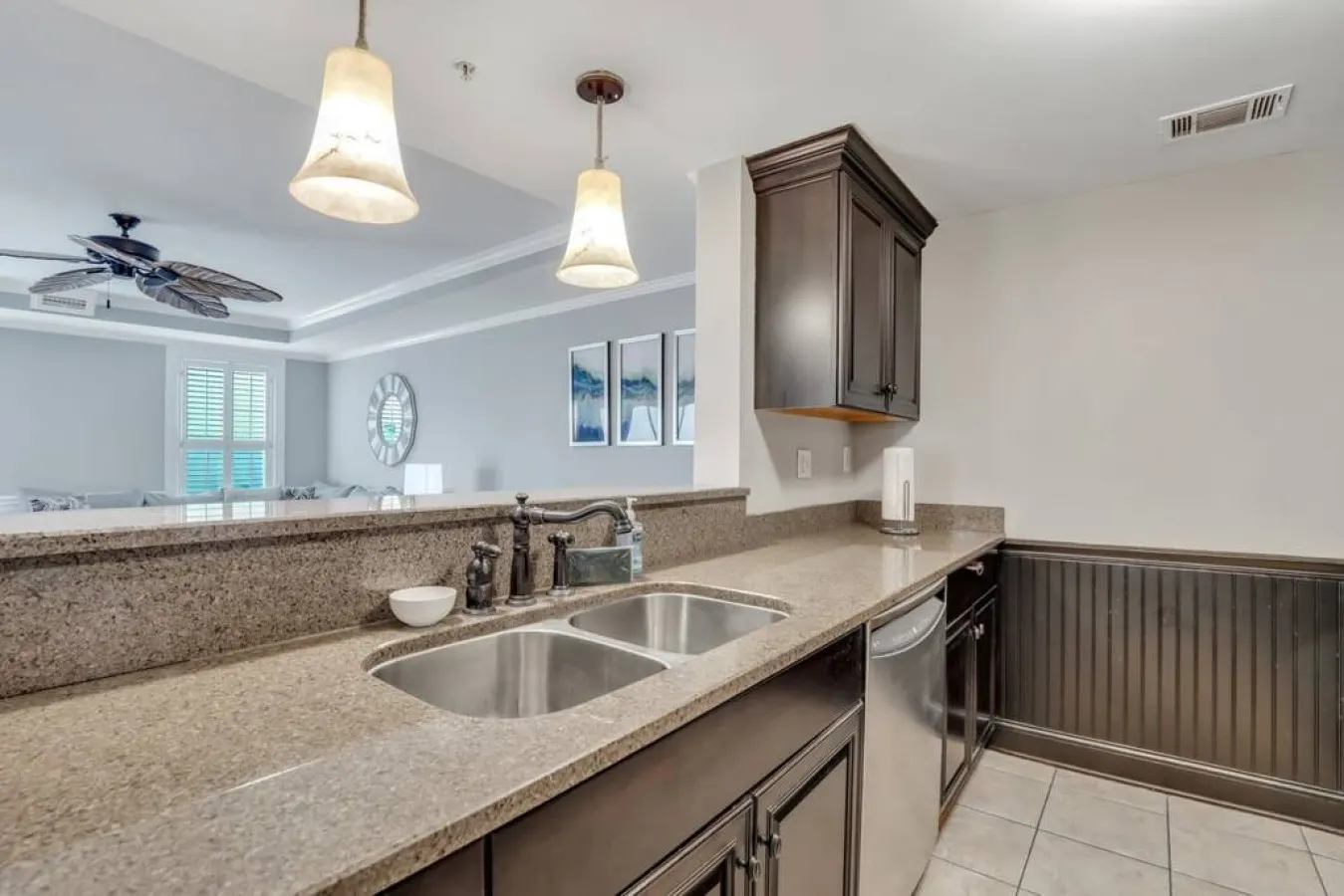 Atlantic Ave: 3 Bed 2 Bath Condo Walk to Beach, Pool Access 19
