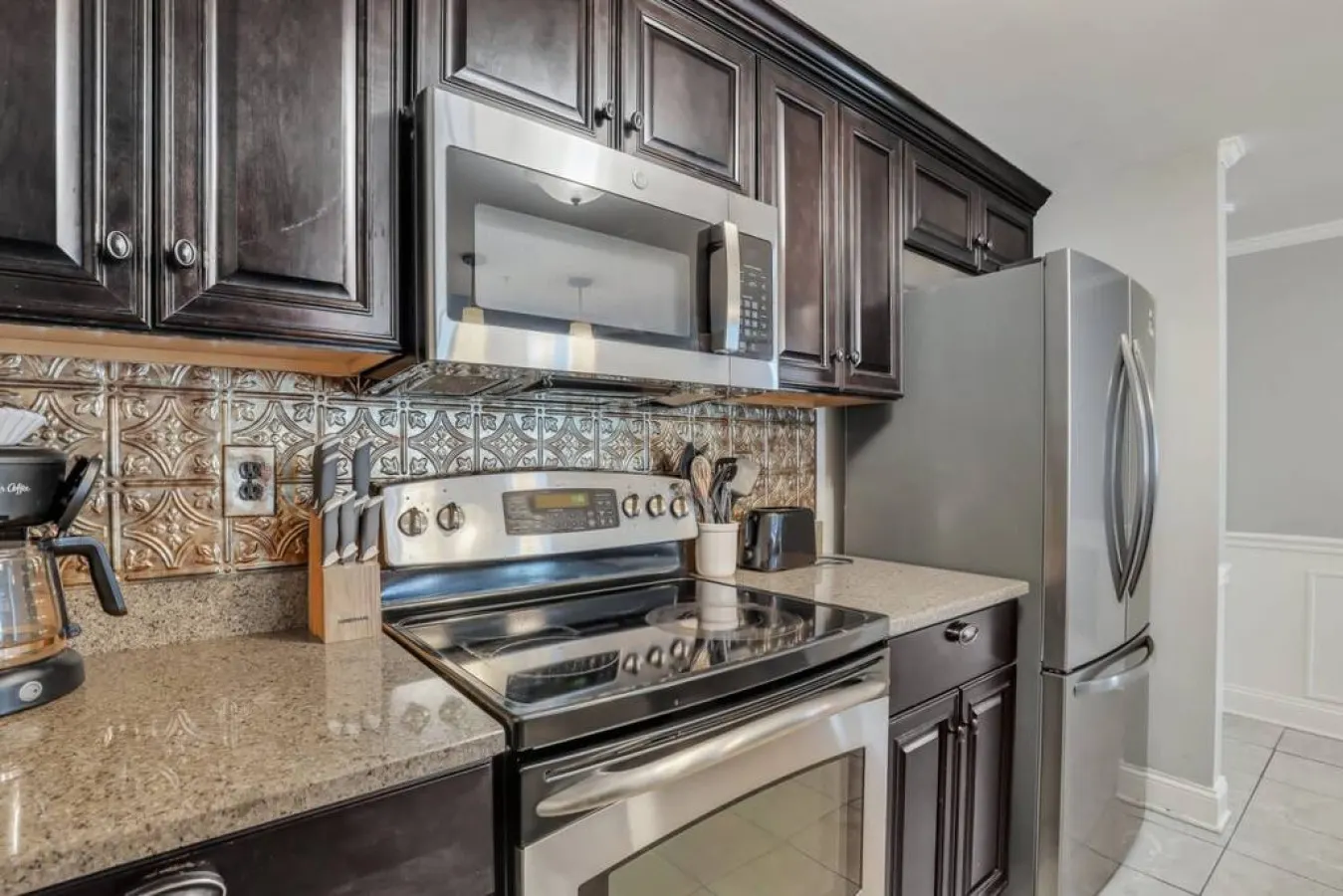 Atlantic Ave: 3 Bed 2 Bath Condo Walk to Beach, Pool Access 20