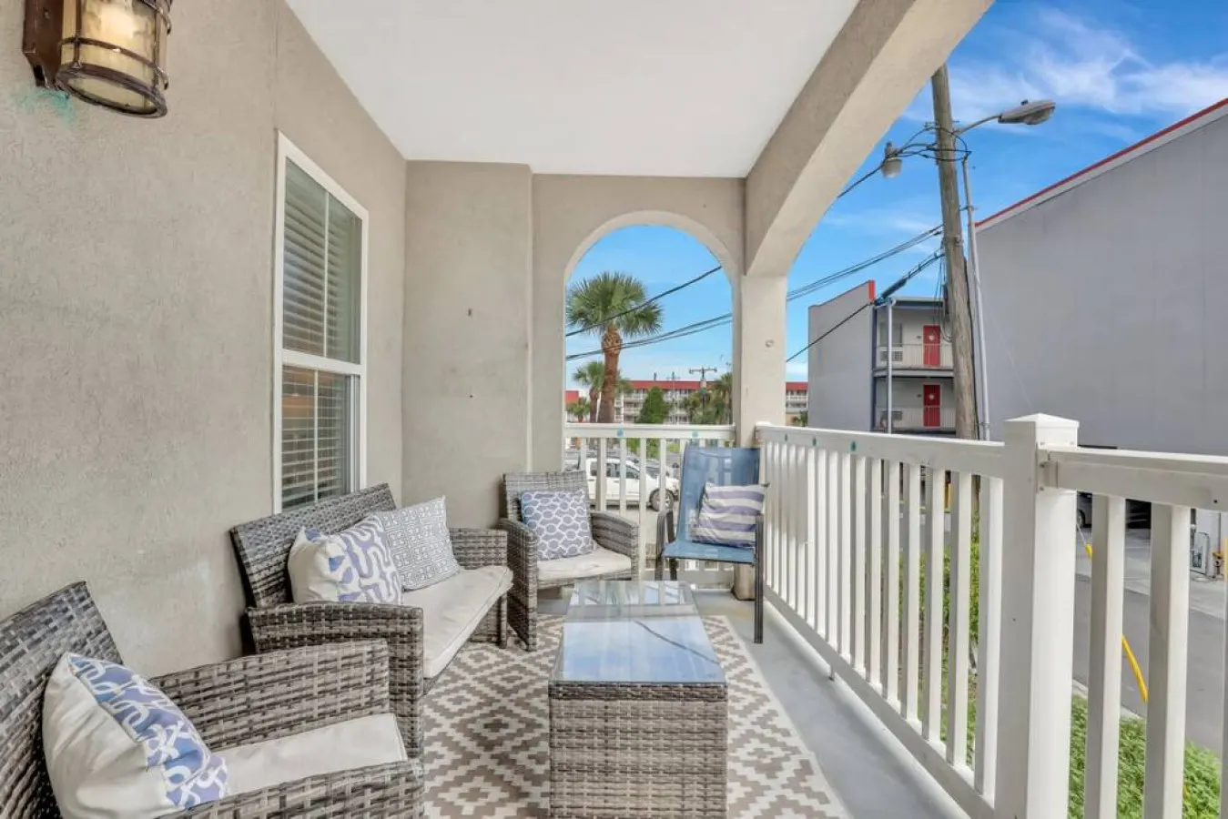 Atlantic Ave: 3 Bed 2 Bath Condo Walk to Beach, Pool Access — photo 5
