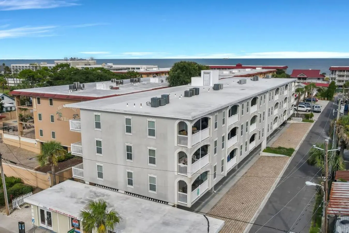 Atlantic Ave: 3 Bed 2 Bath Condo Walk to Beach, Pool Access 7