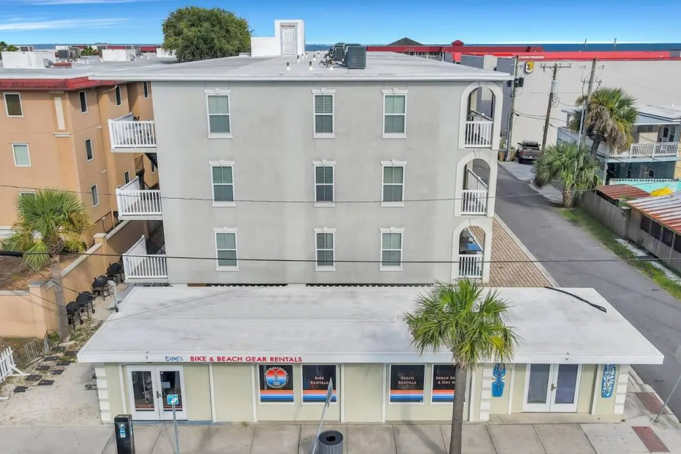 Atlantic Ave: 3 Bed 2 Bath Condo Walk to Beach, Pool Access 8