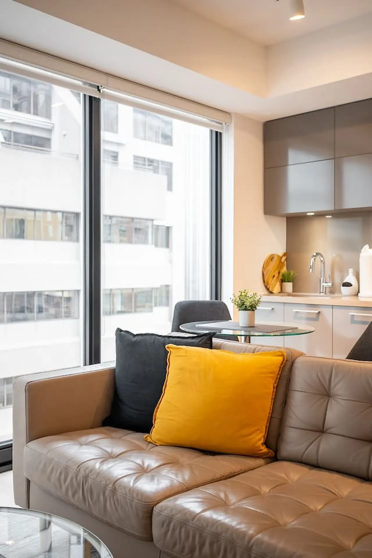 Stylish Yorkville 1BR Walk to Dining & Shops 9