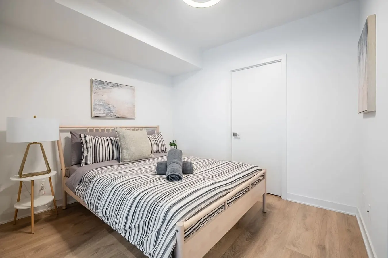 Stylish Yorkville 1BR Walk to Dining & Shops 10