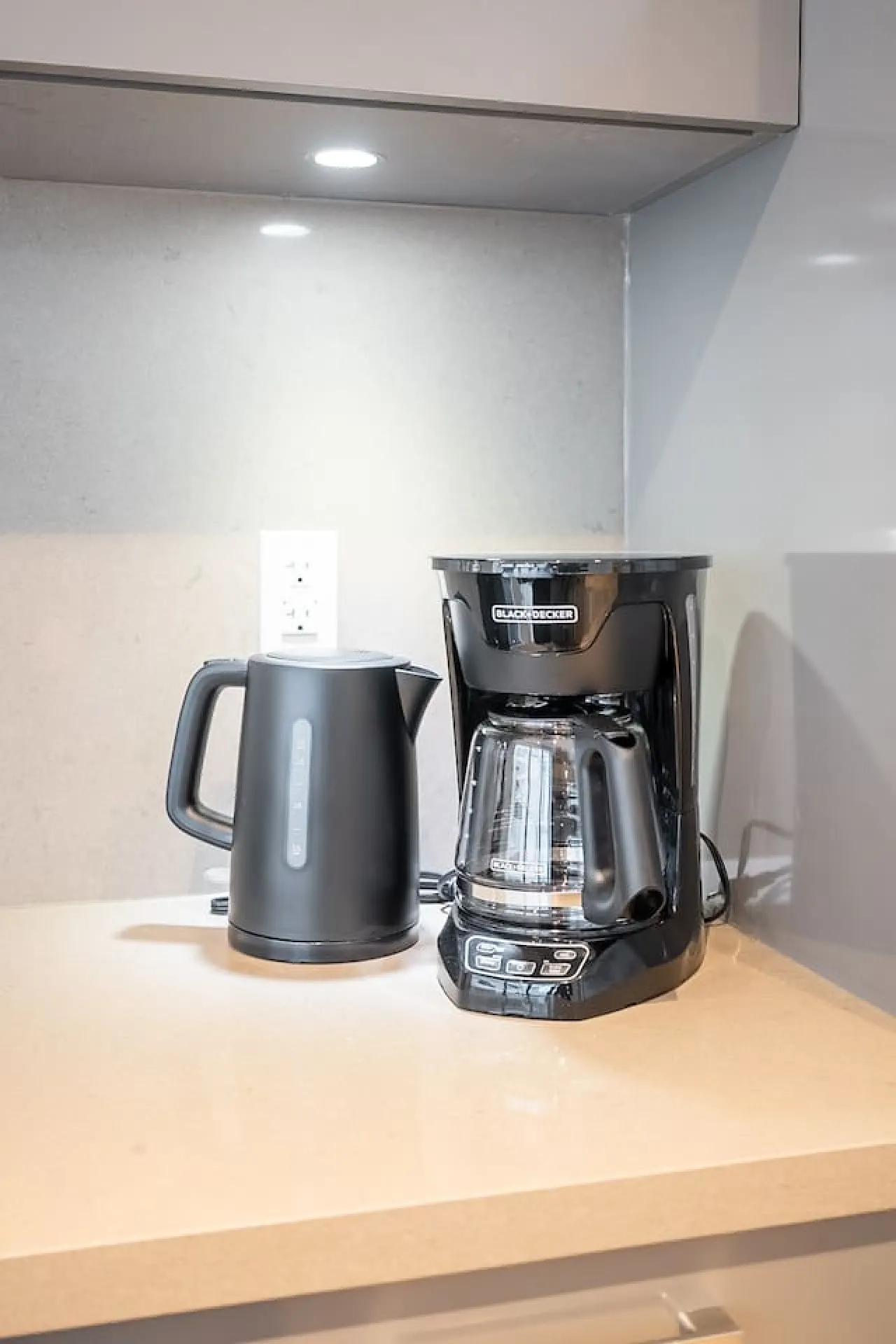 Stylish Yorkville 1BR Walk to Dining & Shops 11