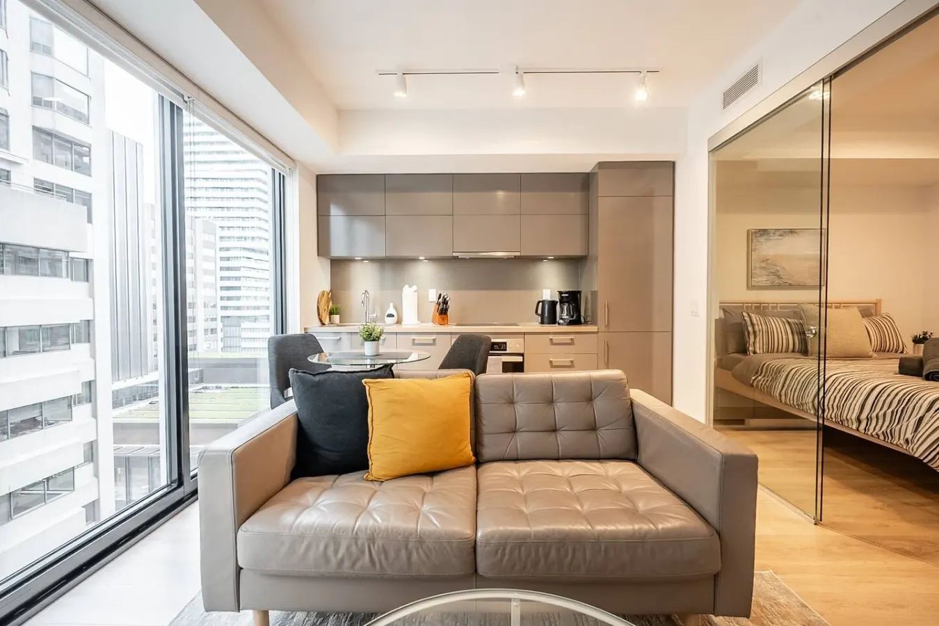 Stylish Yorkville 1BR Walk to Dining & Shops 5