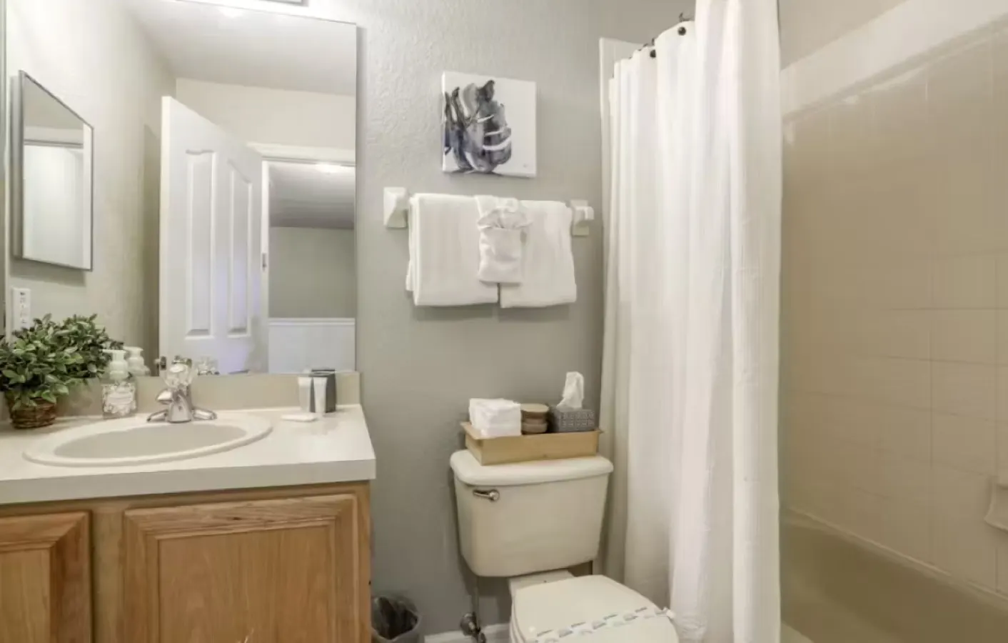 Sunshine Delight - 4 Bedroom Townhome at Regal Palms 10
